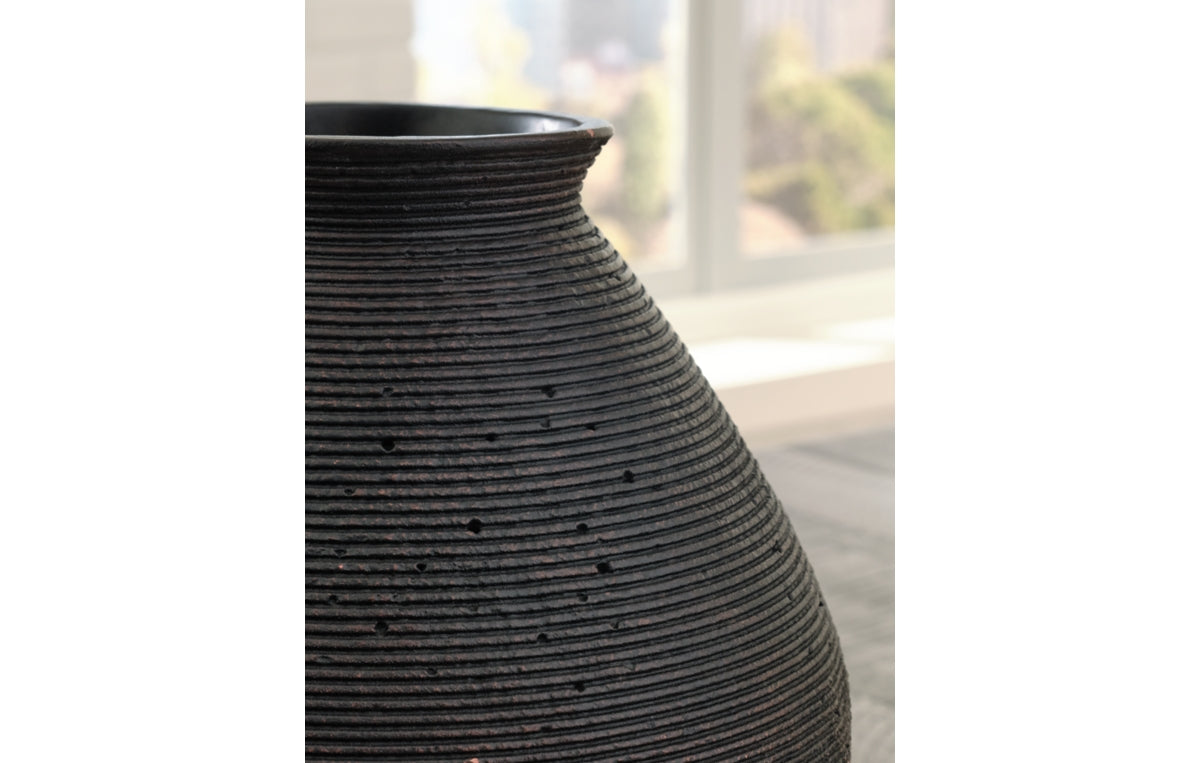 Hannela Vase