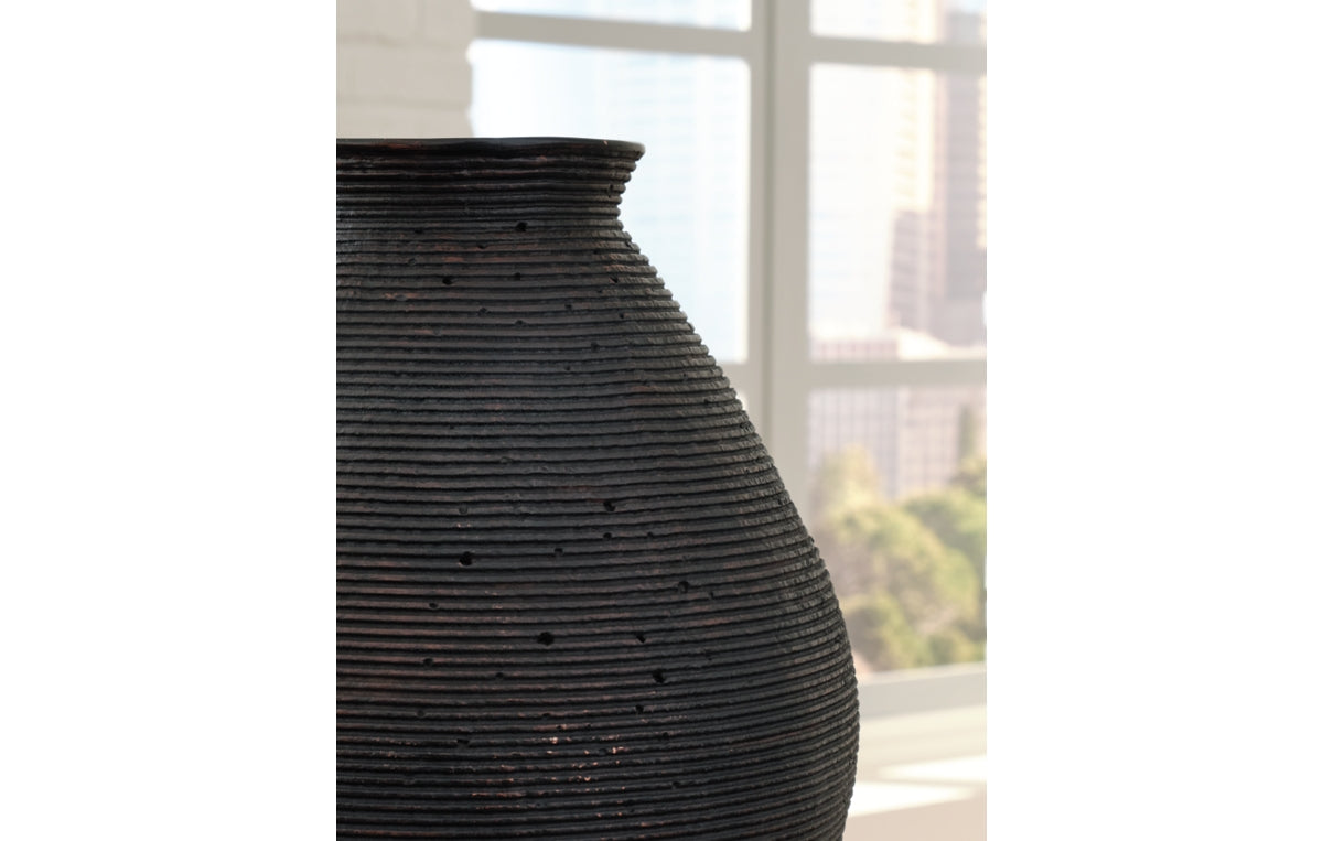 Hannela Vase