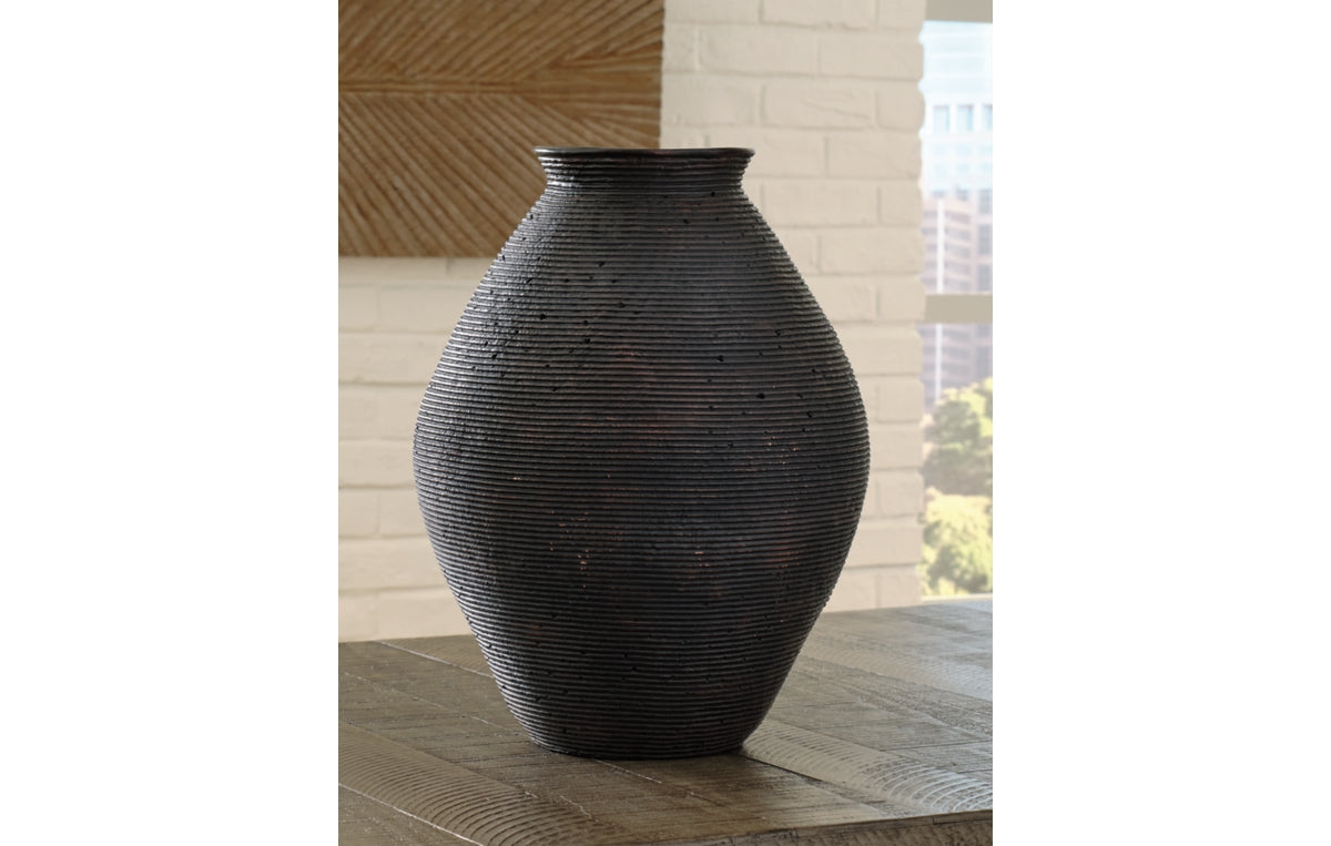Hannela Vase