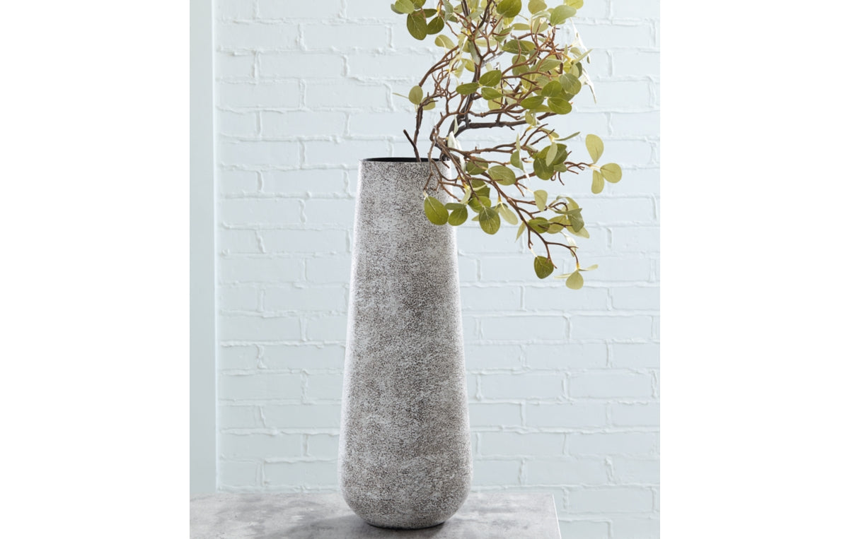 Fynn Vase