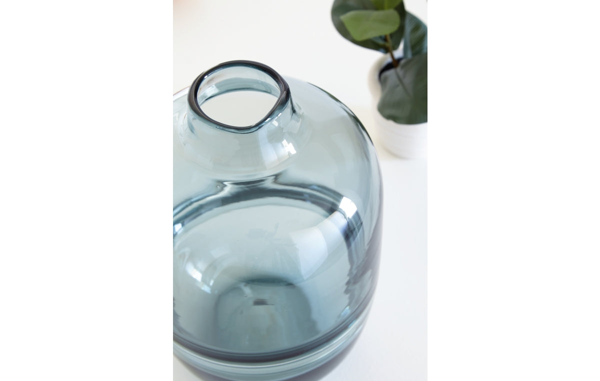 Lemmitt Vase