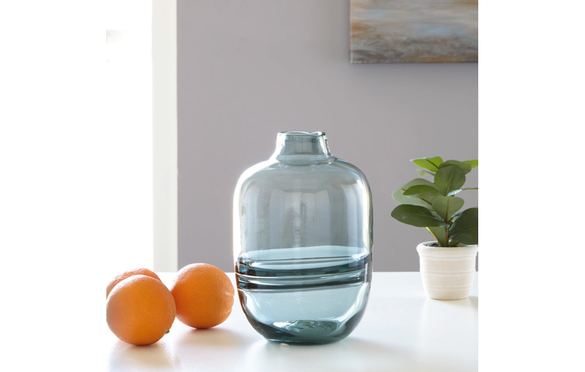 Lemmitt Vase