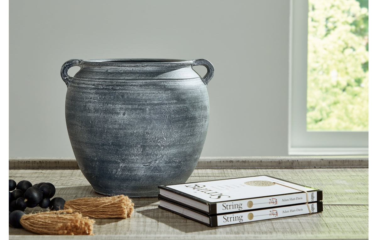 Meadie Vase