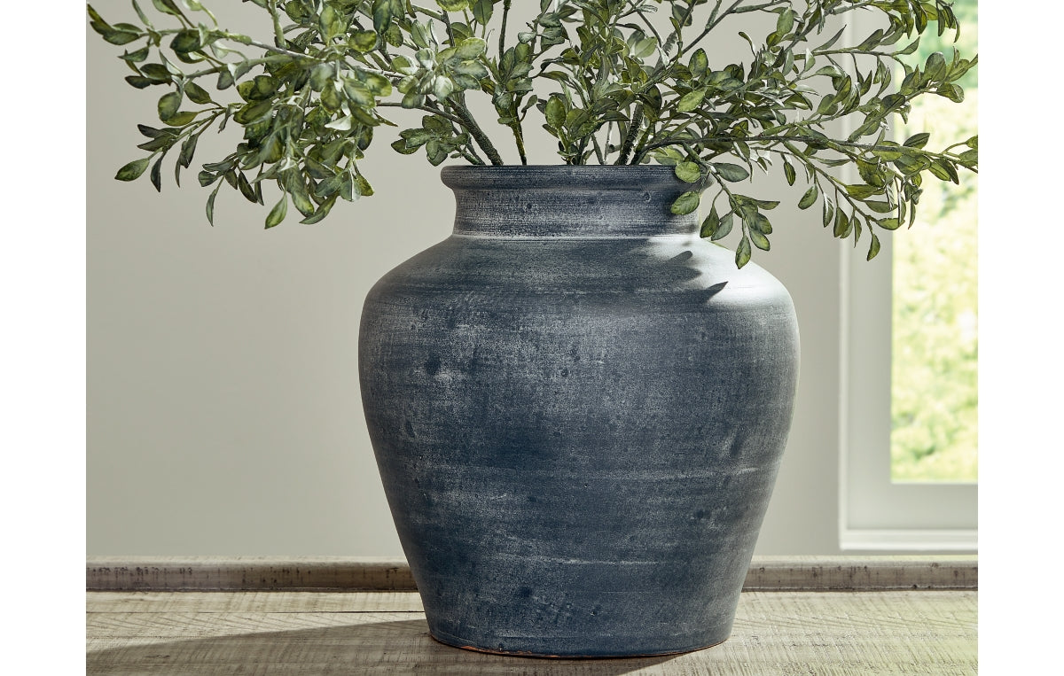 Meadie Vase