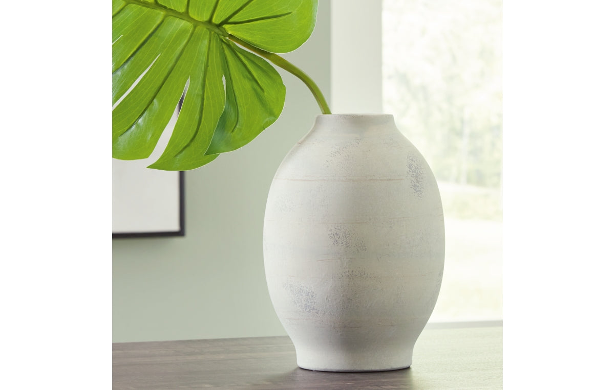 Clayson Vase