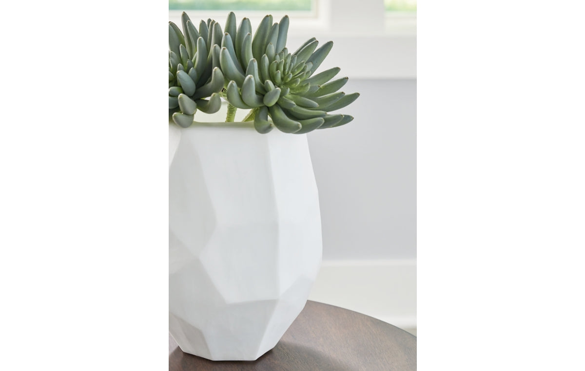 Karenton Vase