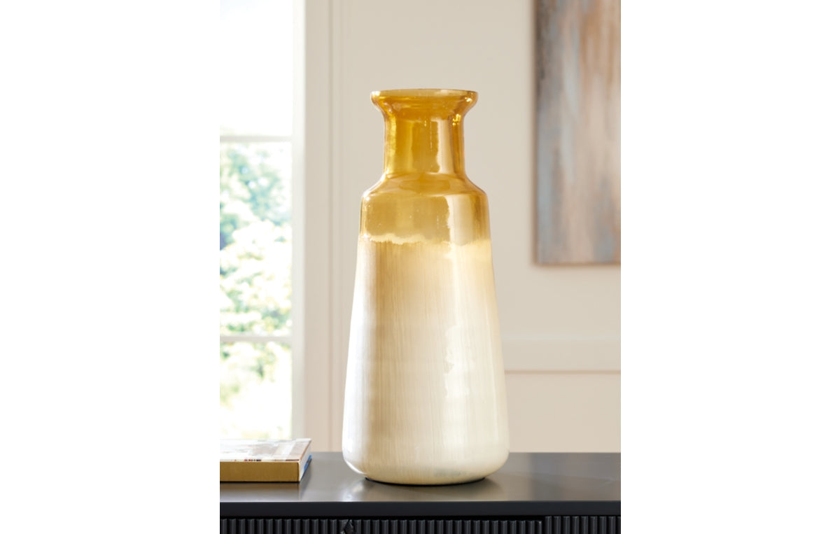 Wynburg Vase