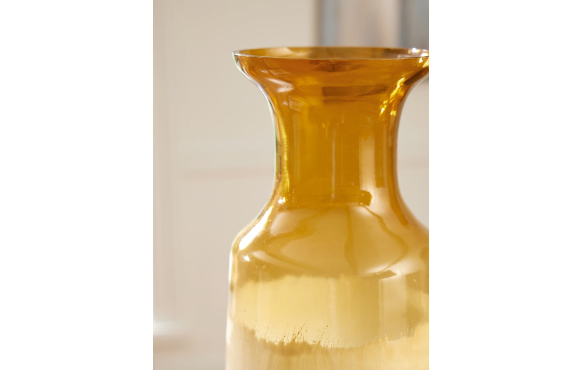 Wynburg Vase