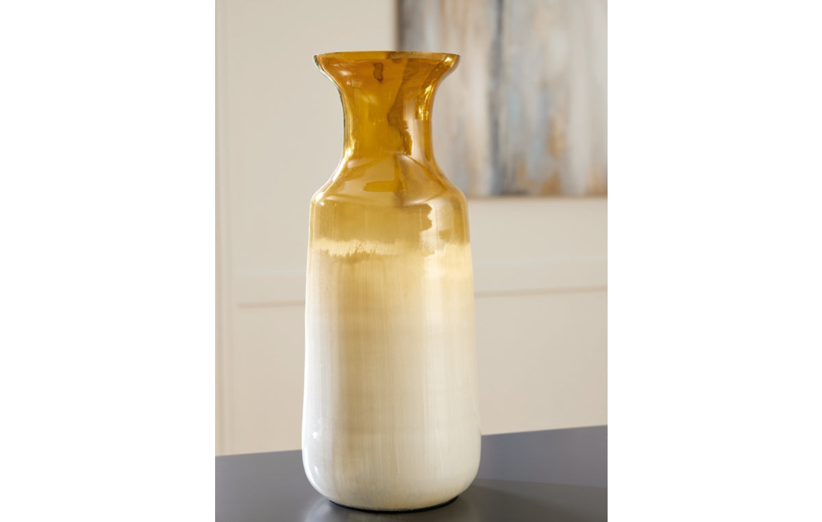 Wynburg Vase