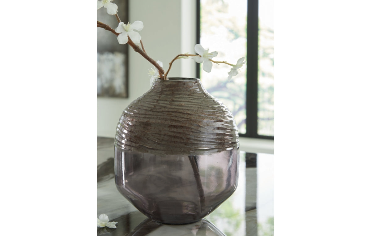Harpwick Vase
