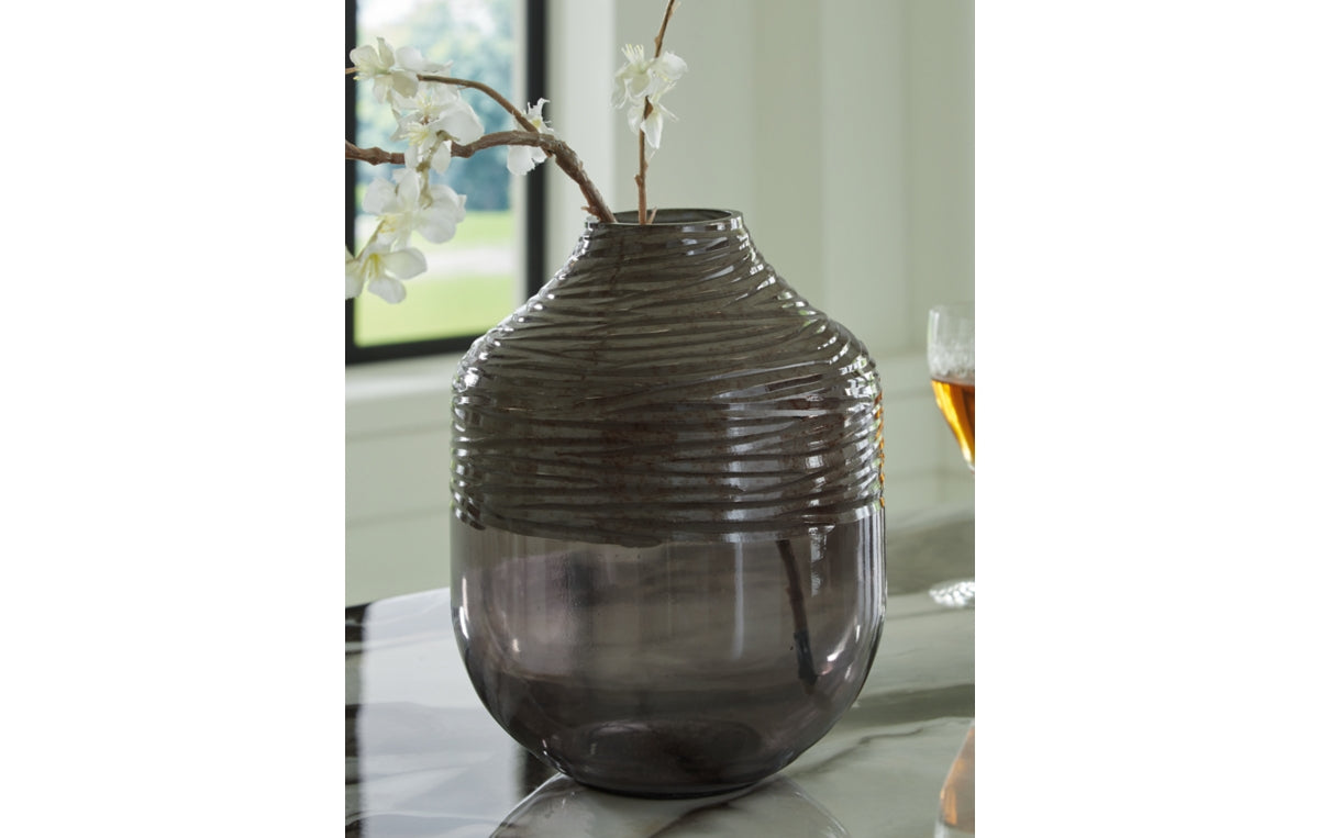 Harpwick Vase