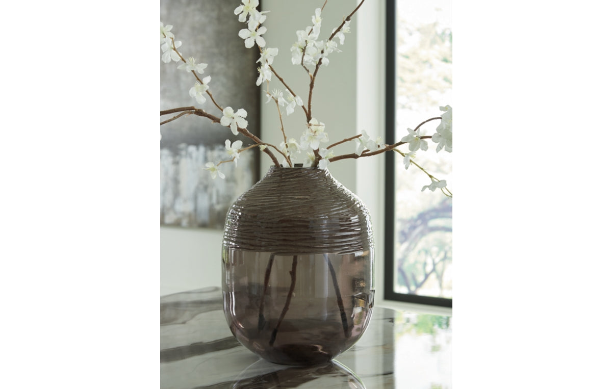 Harpwick Vase