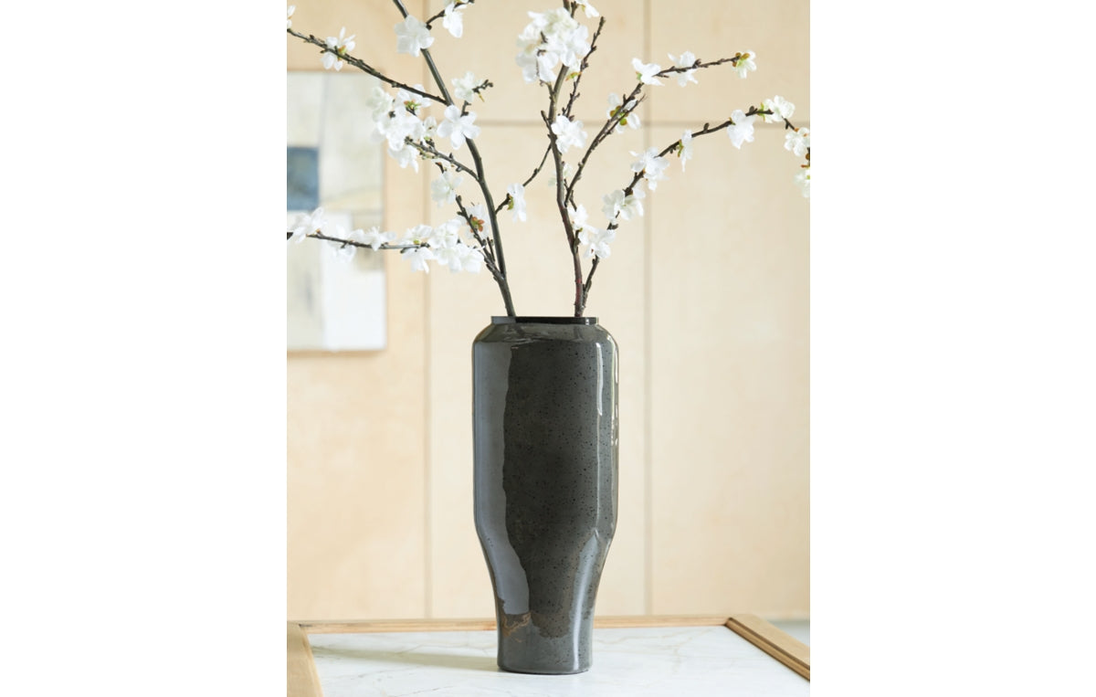 Kierlain Vase