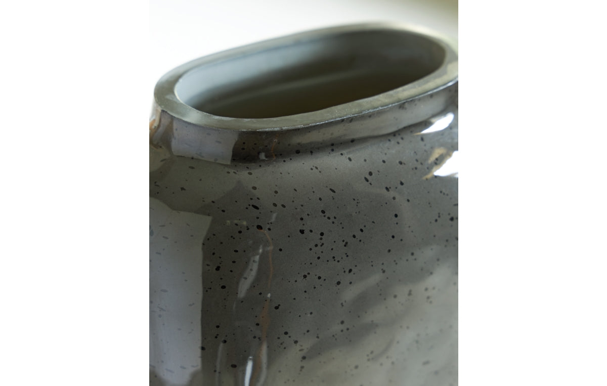 Kierlain Vase