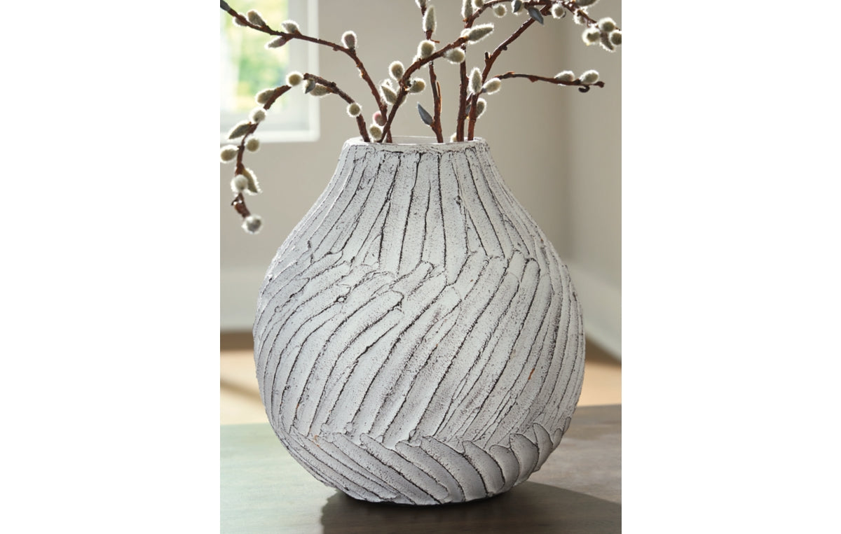 Shelvie Vase