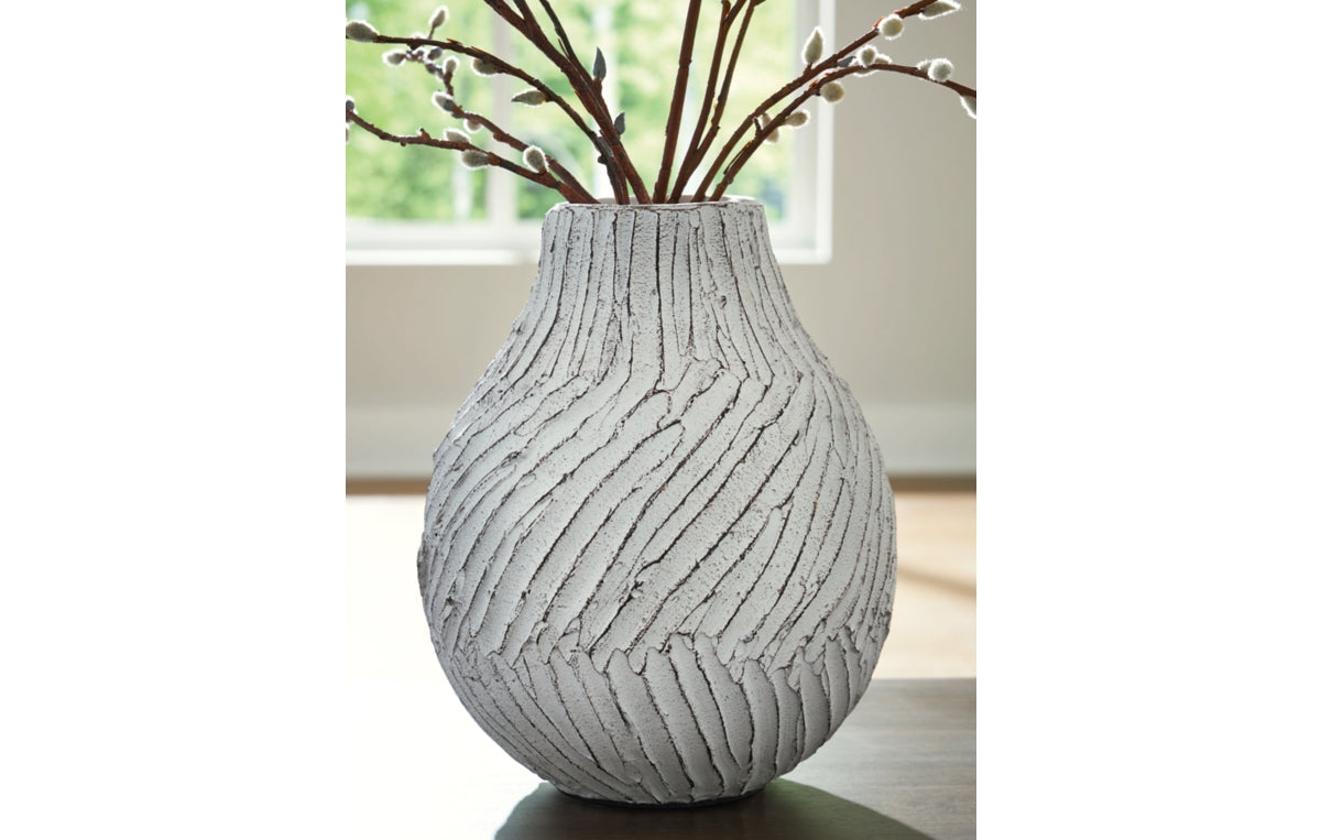 Shelvie Vase