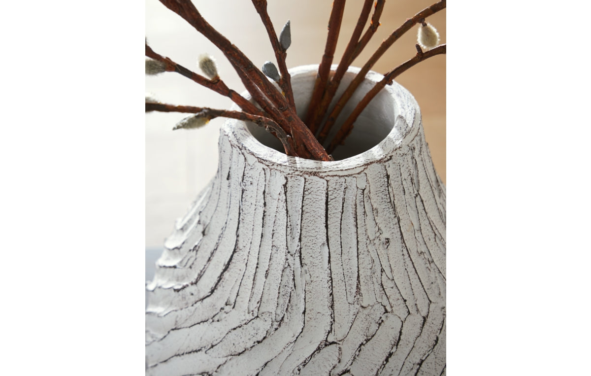 Shelvie Vase