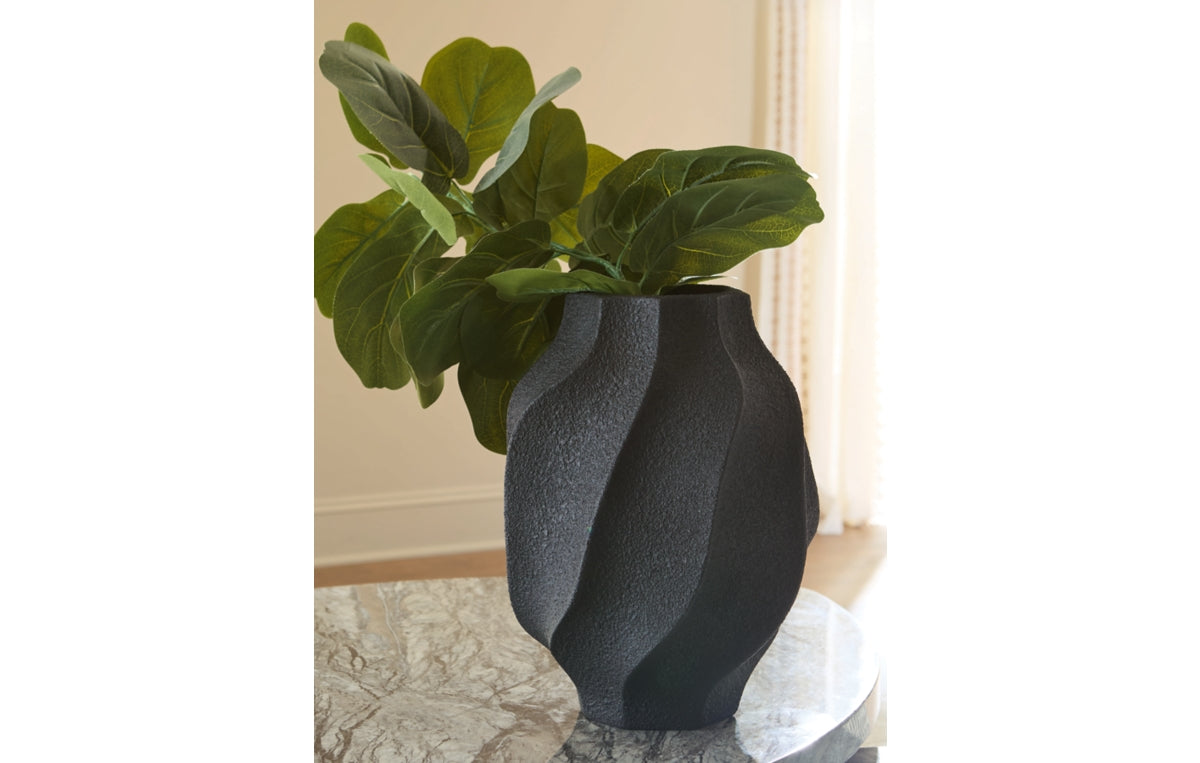 Judworth Vase