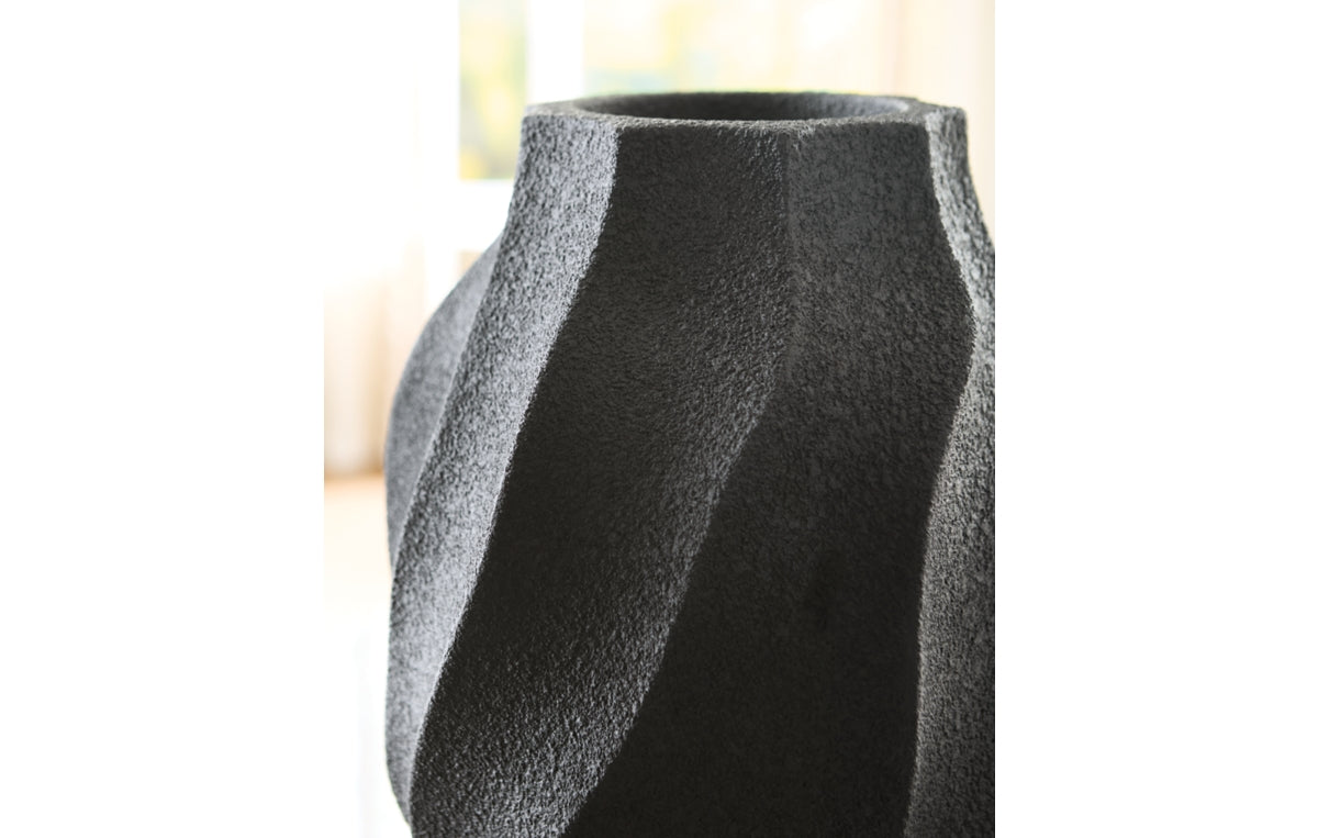 Judworth Vase