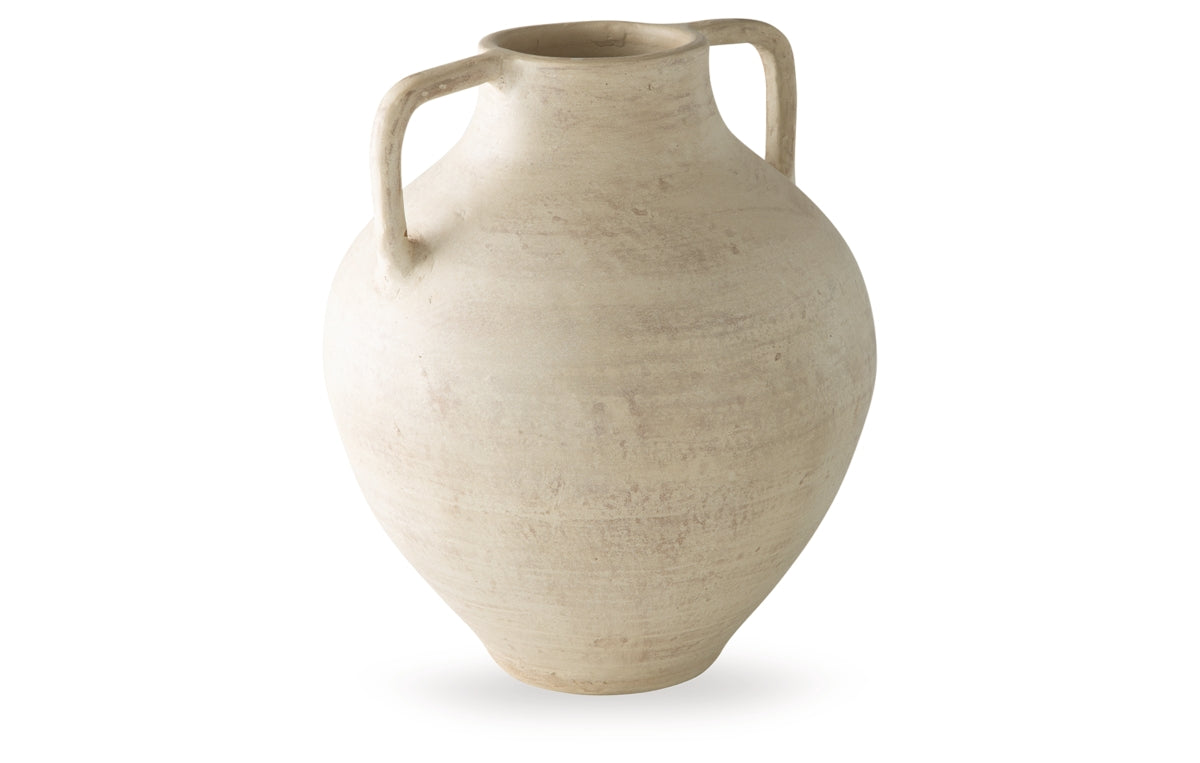Justy Vase