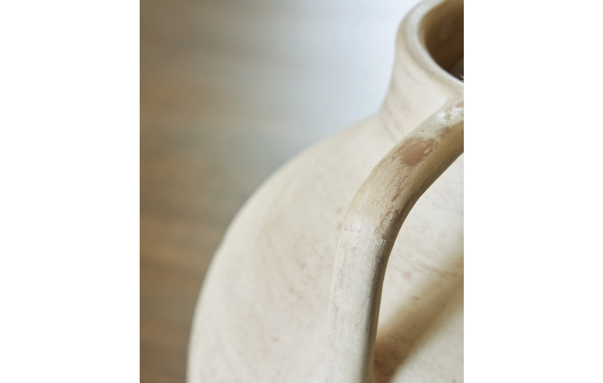 Justy Vase