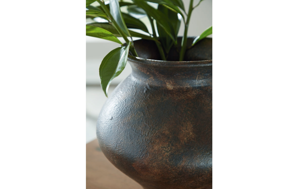 Laddlow Vase