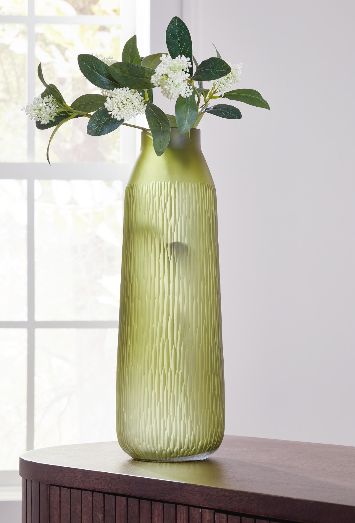Scottyard Indoor/Outdoor Vase