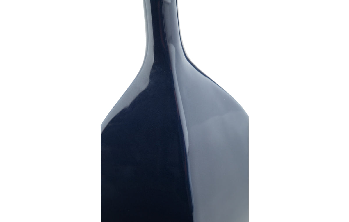 Abtinson Vase