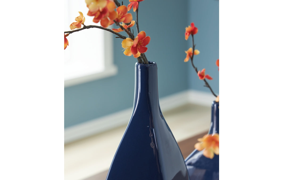 Abtinson Vase