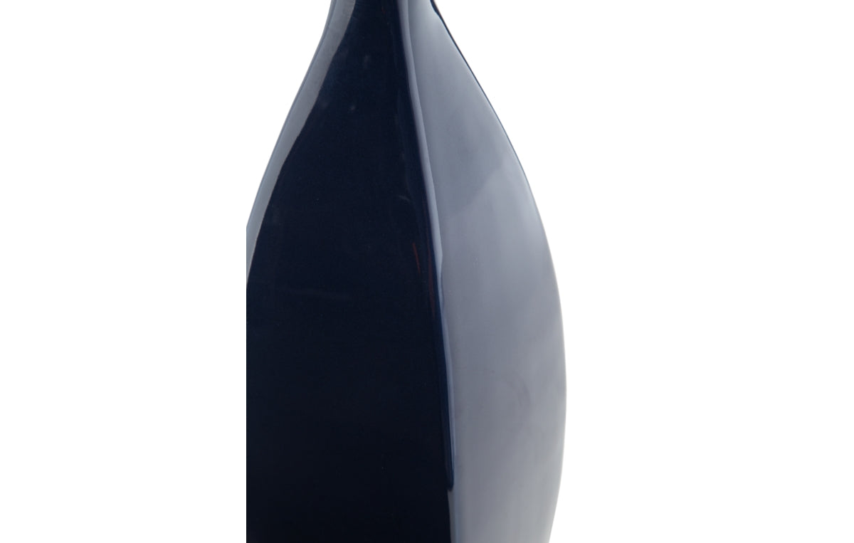 Abtinson Vase