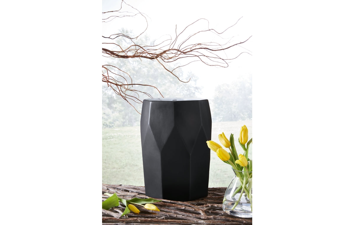 Rhysworth Stool