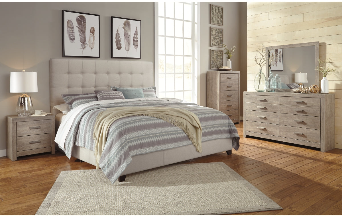 Dolante Queen Upholstered Bed