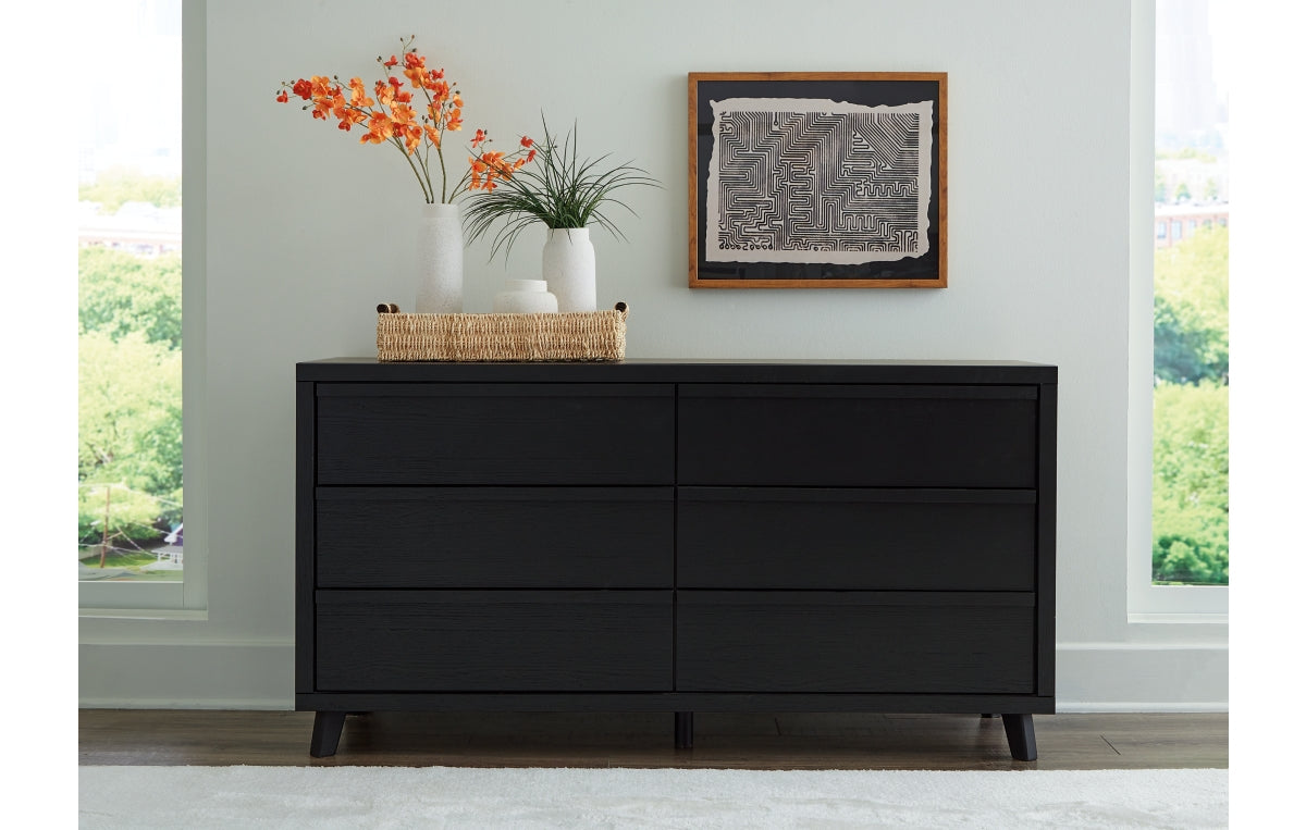 Danziar Dresser