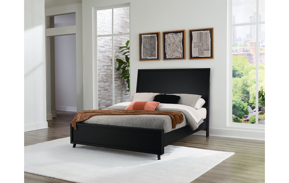 Danziar Queen Panel Bed