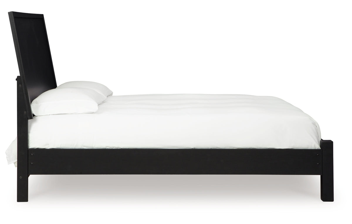 Danziar King Panel Bed with Mirrored Dresser and Chest