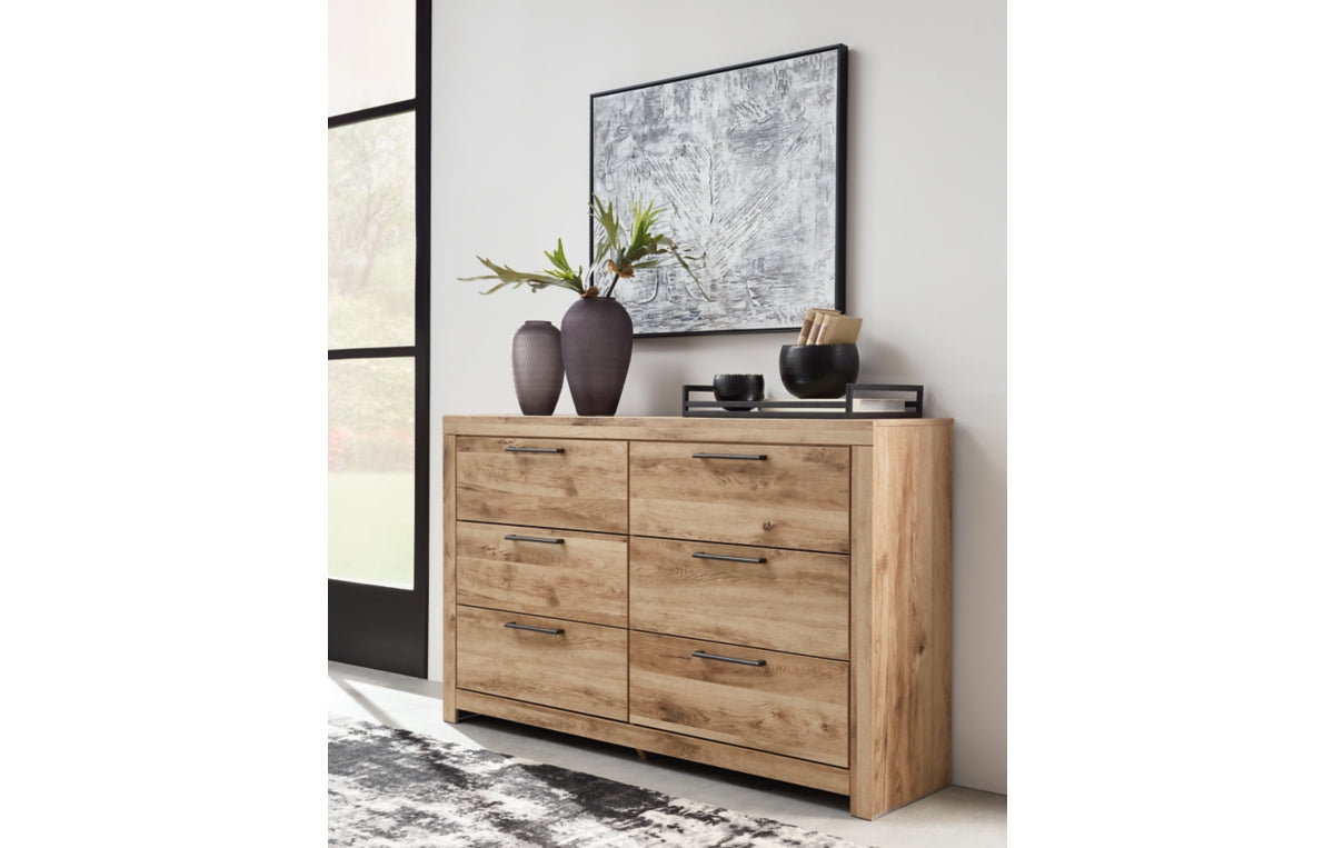 Hyanna Dresser