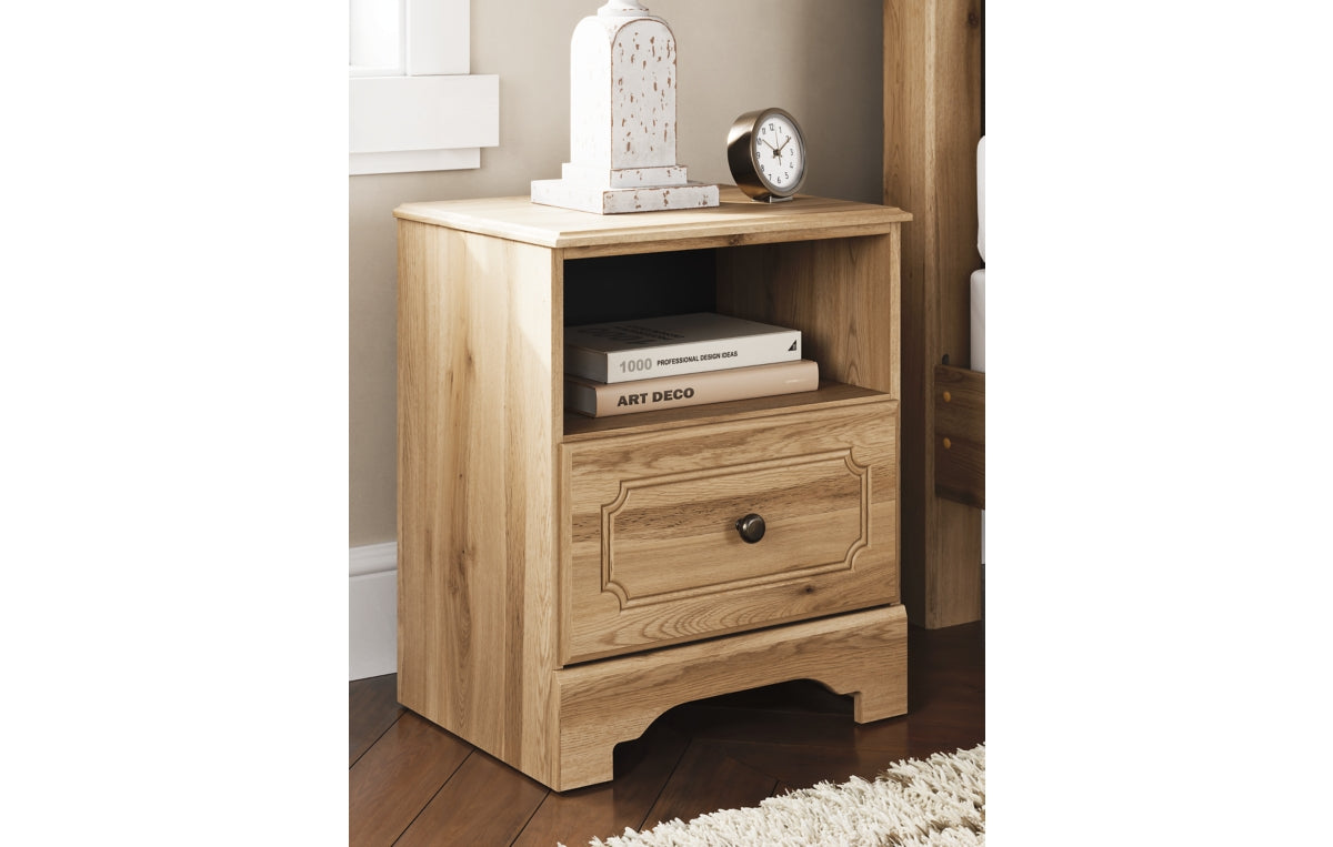 Aleaport Queen Panel Bed with Mirrored Dresser and Nightstand
