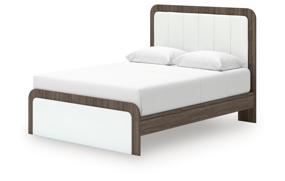 Kendanport Queen Upholstered Bed