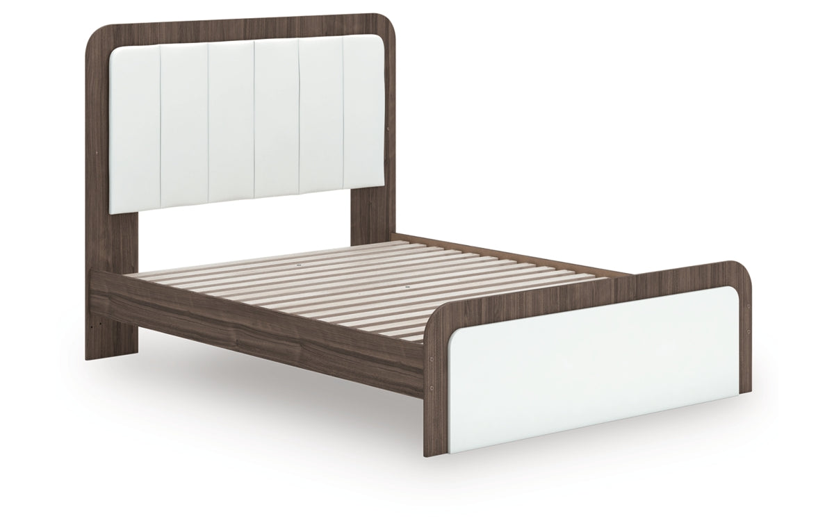 Kendanport Queen Upholstered Bed