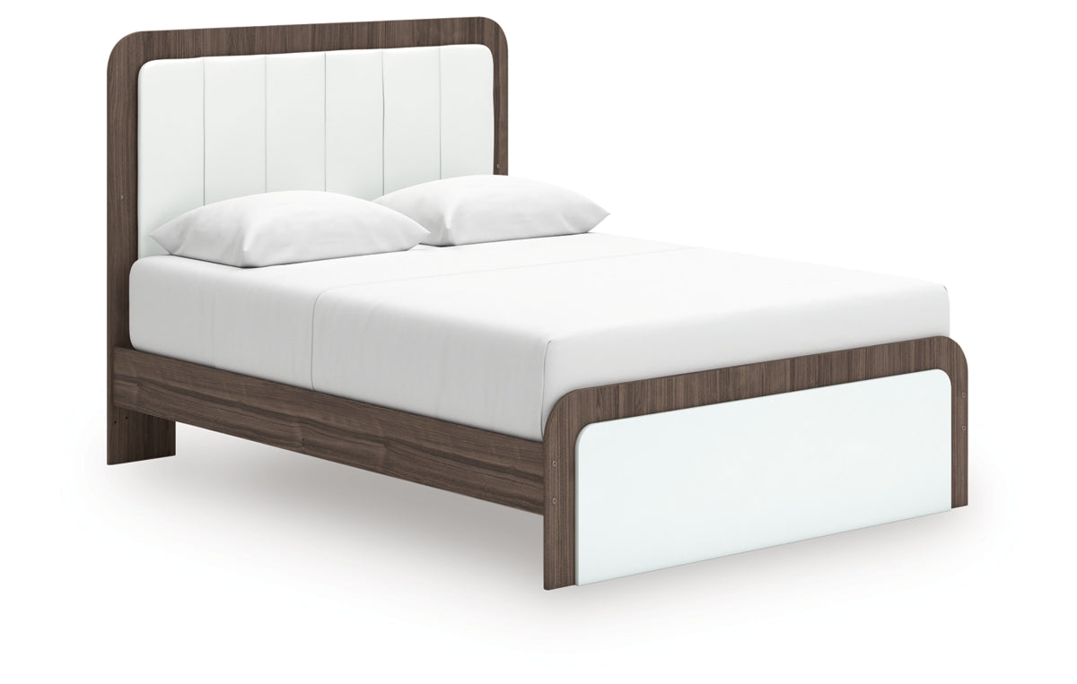 Kendanport Queen Upholstered Bed