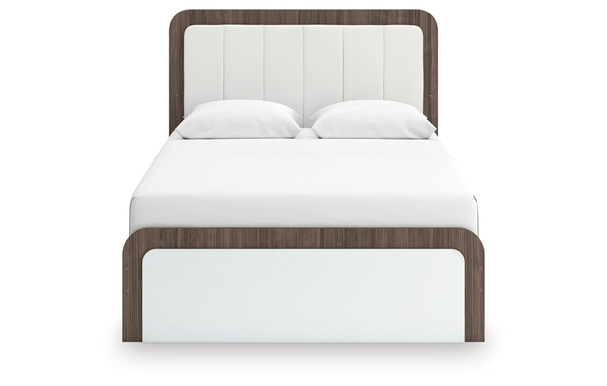 Kendanport Queen Upholstered Bed