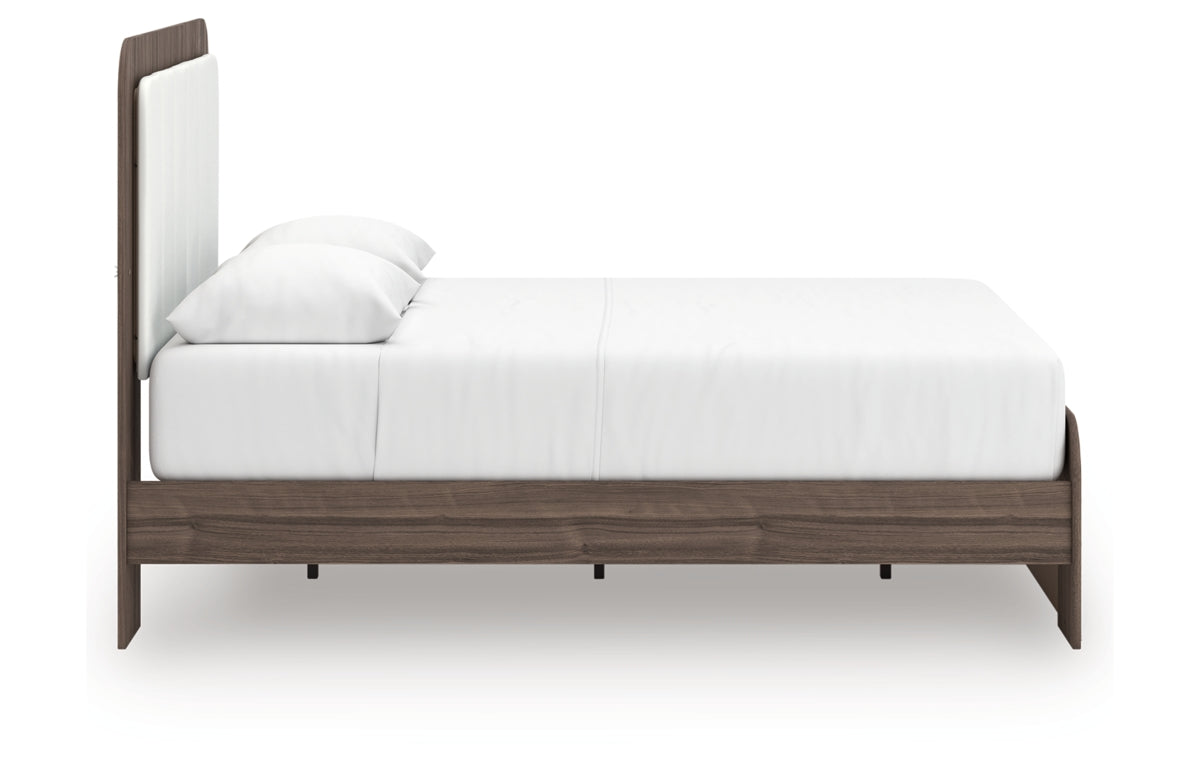 Kendanport Queen Upholstered Bed
