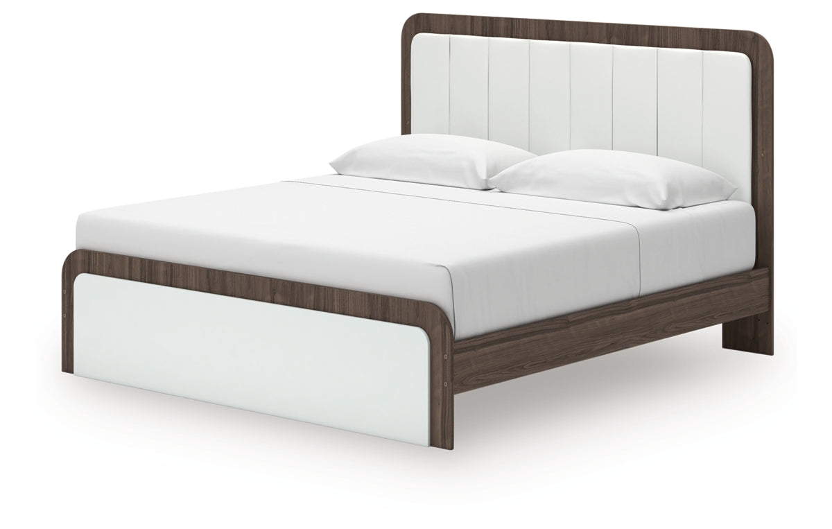 Kendanport King Upholstered Bed