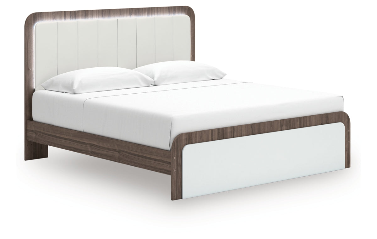 Kendanport King Upholstered Bed