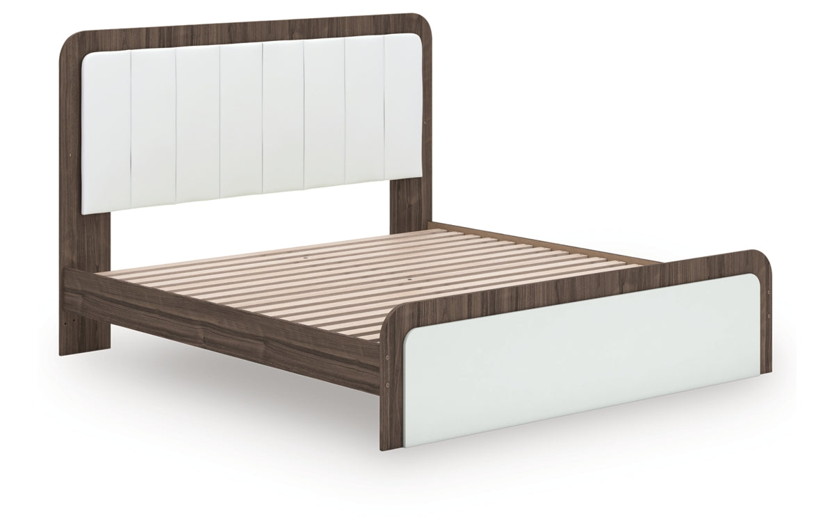 Kendanport King Upholstered Bed