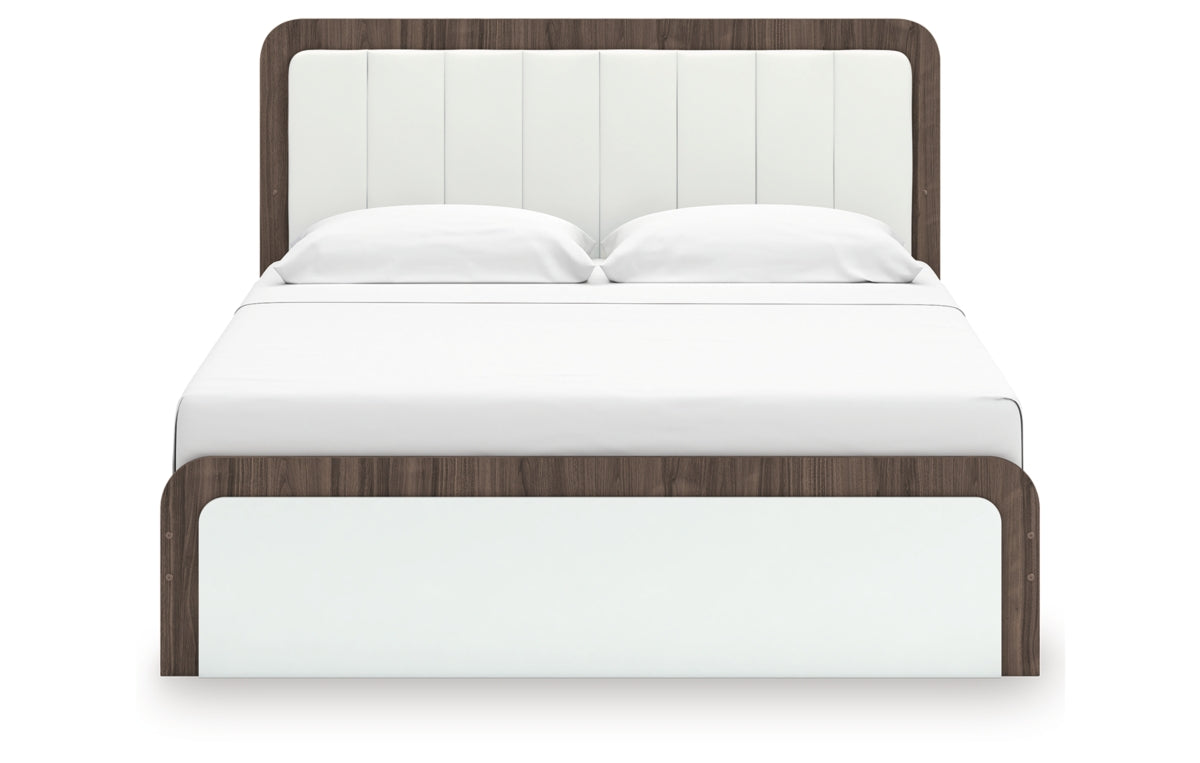 Kendanport King Upholstered Bed