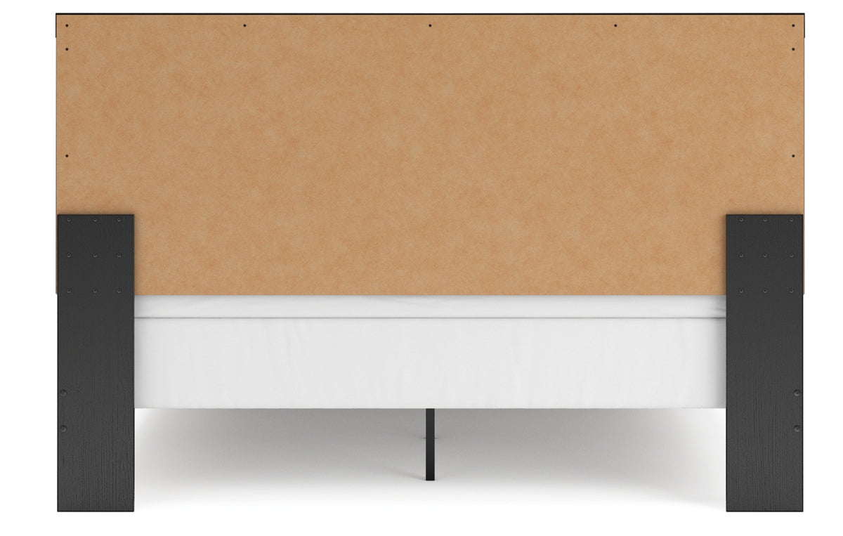 Broachmyn King Panel Bed