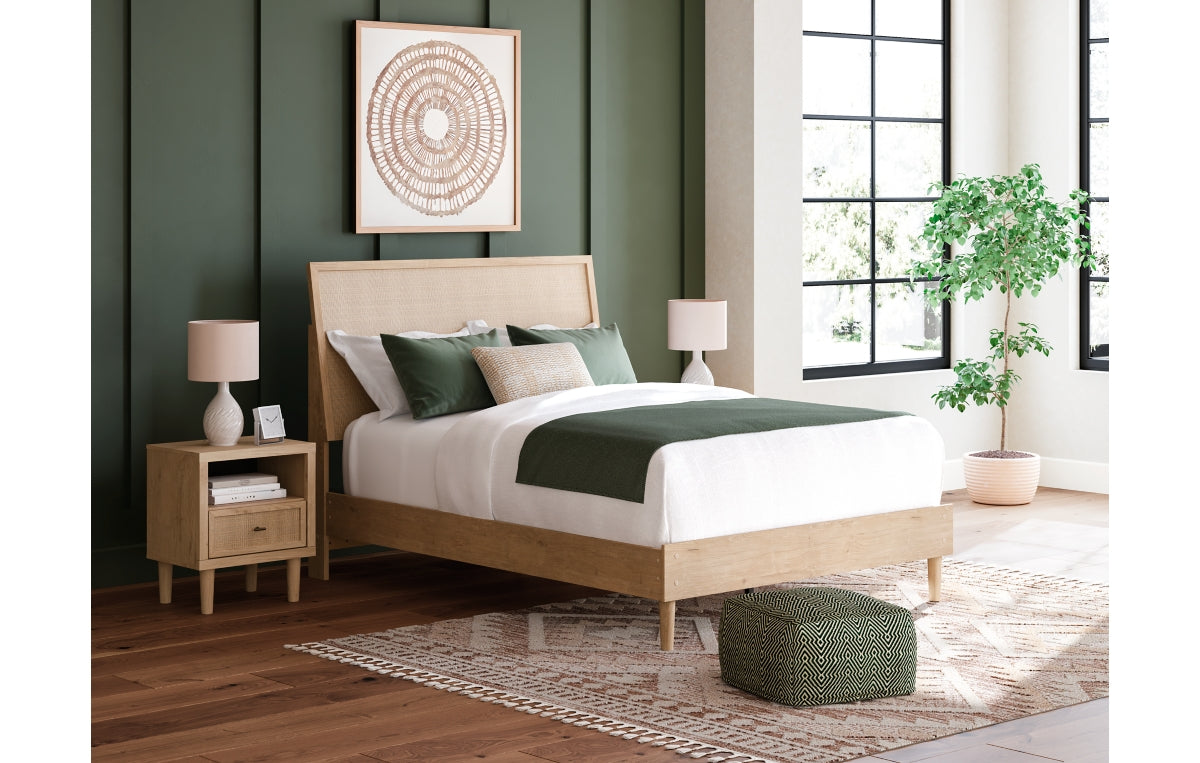 Cielden Queen Panel Bed