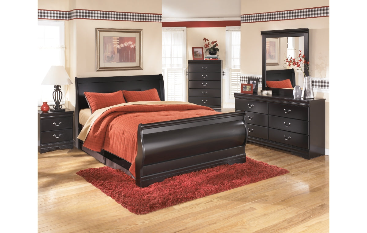 Huey Vineyard Queen Sleigh Bed with Mirrored Dresser, Chest and Nightstand