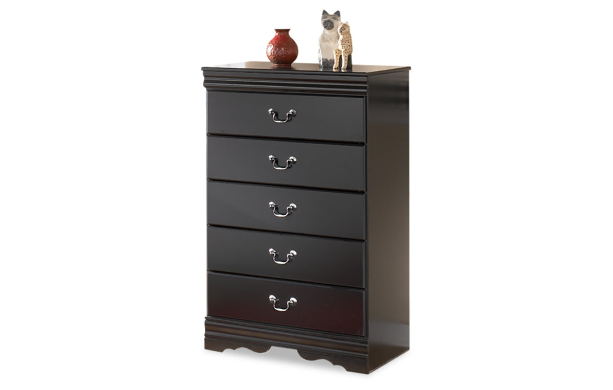 Huey Vineyard Queen Sleigh Bed with Mirrored Dresser and Nightstand